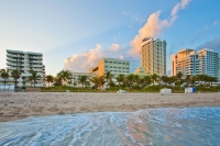  Vacation Hub International | Holiday Inn Miami Beach Oceanfront Hotel Food