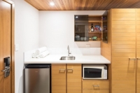  Vacation Hub International | Commodore Airport Hotel Facilities