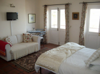  Vacation Hub International | On The Vermont Guest House Facilities
