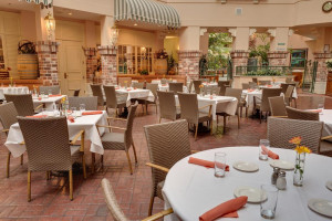  Vacation Hub International | Embassy Suites by Hilton San Rafael Marin County Facilities