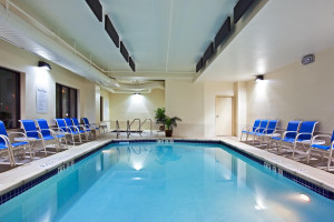  Vacation Hub International | Holiday Inn Express Hillside Facilities