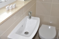  Vacation Hub International | Queens Hotel Facilities