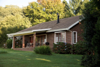  Vacation Hub International | Lions River Country Cottages Facilities