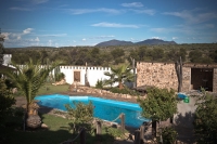  Vacation Hub International | Sweet Thorn Retreat Facilities