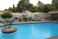  Vacation Hub International | Airport Inn Bed And Breakfast Facilities