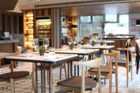  Vacation Hub International | Hotel Stage Facilities