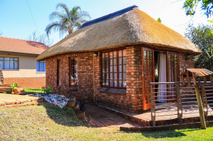  Vacation Hub International | The Brookside House Facilities