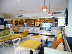  Vacation Hub International | Hotel Campanile Val De France Facilities