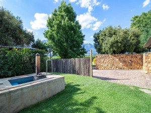  Vacation Hub International | Bergsicht Country Farm Cottages - African Delight Cottage Facilities