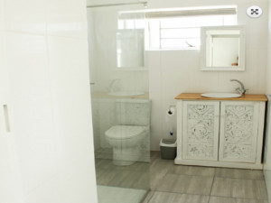  Vacation Hub International | Stone's Throw Facilities