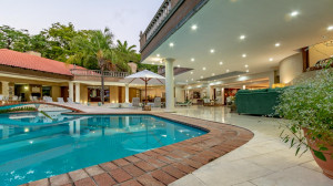  Vacation Hub International | Christies at 32 on Russell Facilities