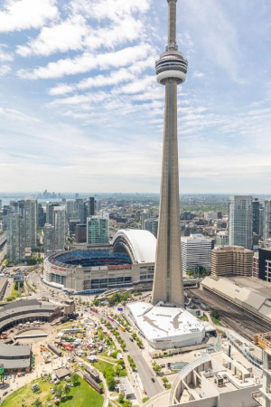  Vacation Hub International | Simply Comfort.Gorgeous Downtown Apartment Facilities