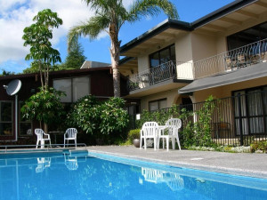  Vacation Hub International | Falls Motel & Waterfront Campground Facilities