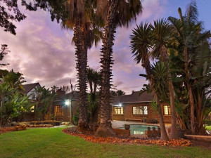  Vacation Hub International | Stilt Seven Facilities