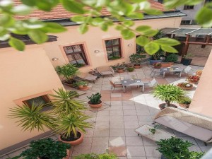  Vacation Hub International | Hotel Lucia Facilities