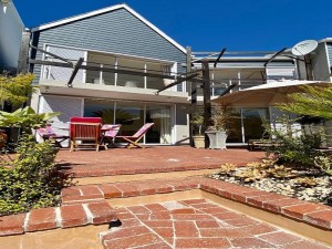  Vacation Hub International | 42 Spinnaker, The Quays Facilities
