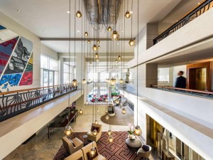  Vacation Hub International | Pullman Miami Airport Facilities