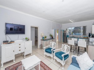  Vacation Hub International | Country at Sea Facilities
