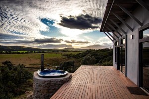  Vacation Hub International | House on the Hill Facilities