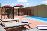  Vacation Hub International | Ventura Inn & Suites Hamilton Food