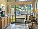  Vacation Hub International | Days Inn Los Angeles LAX Airport/Venice Beach/Marina Del Ra Food
