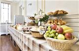  Vacation Hub International | Ascor Court Food