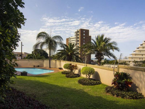  Vacation Hub International | The Shades Standard Apartment Food