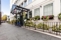  Vacation Hub International | Ambassadors Hotel Food
