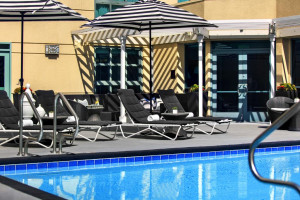  Vacation Hub International | Renaissance Los Angeles Airport Hotel Food