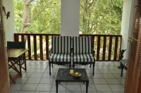  Vacation Hub International | Cranes Nest Guest House @ 212 Food