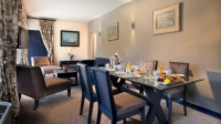  Vacation Hub International | The Portswood Hotel Food