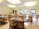  Vacation Hub International | Days Inn Talbot Street Food