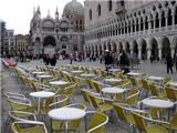  Vacation Hub International | Arthotel - Mirano Food