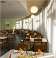  Vacation Hub International | Quality Hotel Berlin Tegel Food