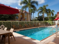  Vacation Hub International | Towneplace Stes Fort Lauderdale Food