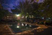  Vacation Hub International | Milner Manor Food