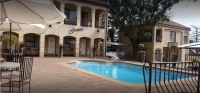  Vacation Hub International | The Loft Guest Lodge Food