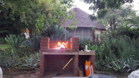  Vacation Hub International | Kiaat Bungalows and Caravan park Food