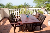  Vacation Hub International | La Loggia On Broadwood Food