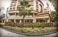  Vacation Hub International | Orchard Parade Hotel Food