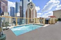  Vacation Hub International | Hilton Checkers Los Angeles Food