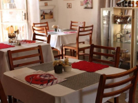  Vacation Hub International | Tasha’s On Main Food