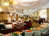  Vacation Hub International | Howard Johnson Plaza Food