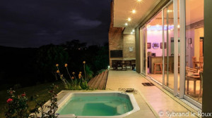 Vacation Hub International | Mackenzies  Accommodation Food