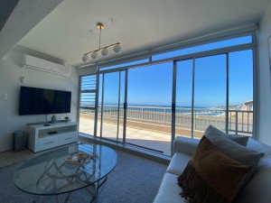 Vacation Hub International | Camarque 11 3b2b Food