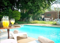  Vacation Hub International | Lynnridge Geust house Food