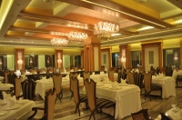  Vacation Hub International | Royal Tulip Navi Food