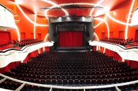  Vacation Hub International | Hotel Deutsches Theater Downtown Food