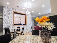  Vacation Hub International | Comfort Inn Midtown West Food