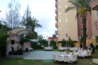  Vacation Hub International | Lara Hadrianus Hotel Food